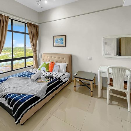 1 Bedroom Apartment, Melaka Cbd Town Center- Hosted By Private Locals Resident, Balcony With City Skyline View Or Seaview, Opposite Malls, Tv Box, 5 Minutes To Jonker Street, Malacca Exterior foto