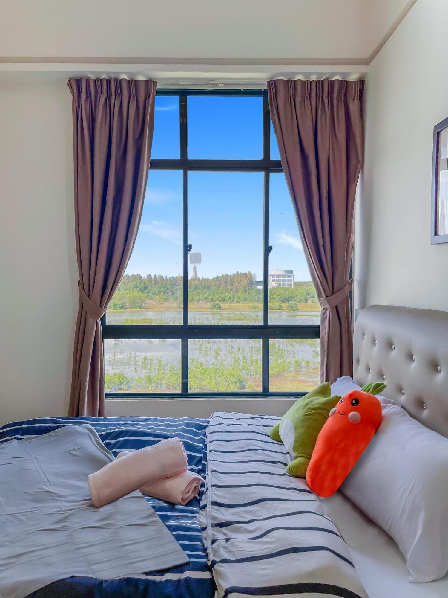 1 Bedroom Apartment, Melaka Cbd Town Center- Hosted By Private Locals Resident, Balcony With City Skyline View Or Seaview, Opposite Malls, Tv Box, 5 Minutes To Jonker Street, Malacca Exterior foto