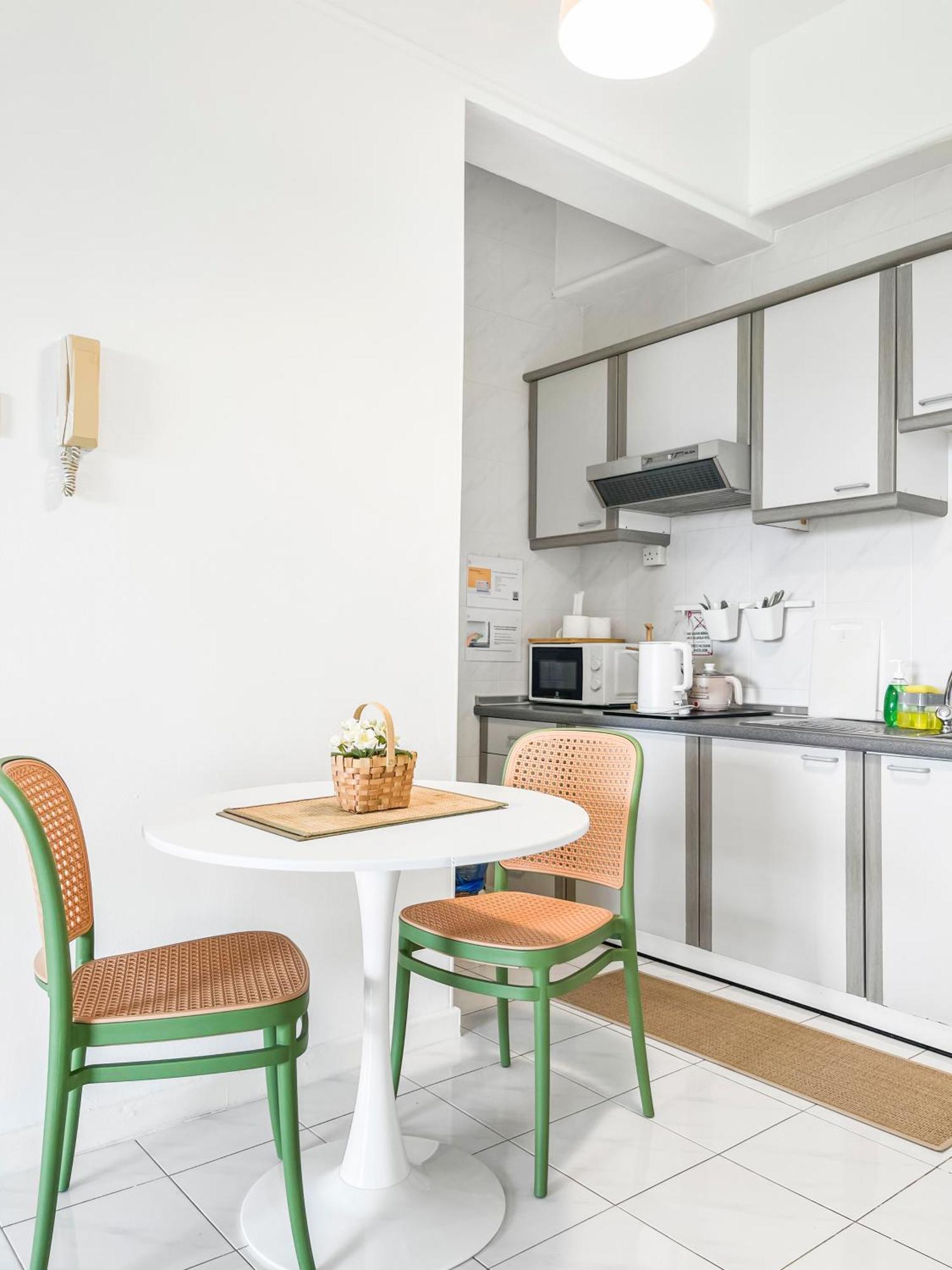 1 Bedroom Apartment, Melaka Cbd Town Center- Hosted By Private Locals Resident, Balcony With City Skyline View Or Seaview, Opposite Malls, Tv Box, 5 Minutes To Jonker Street, Malacca Exterior foto