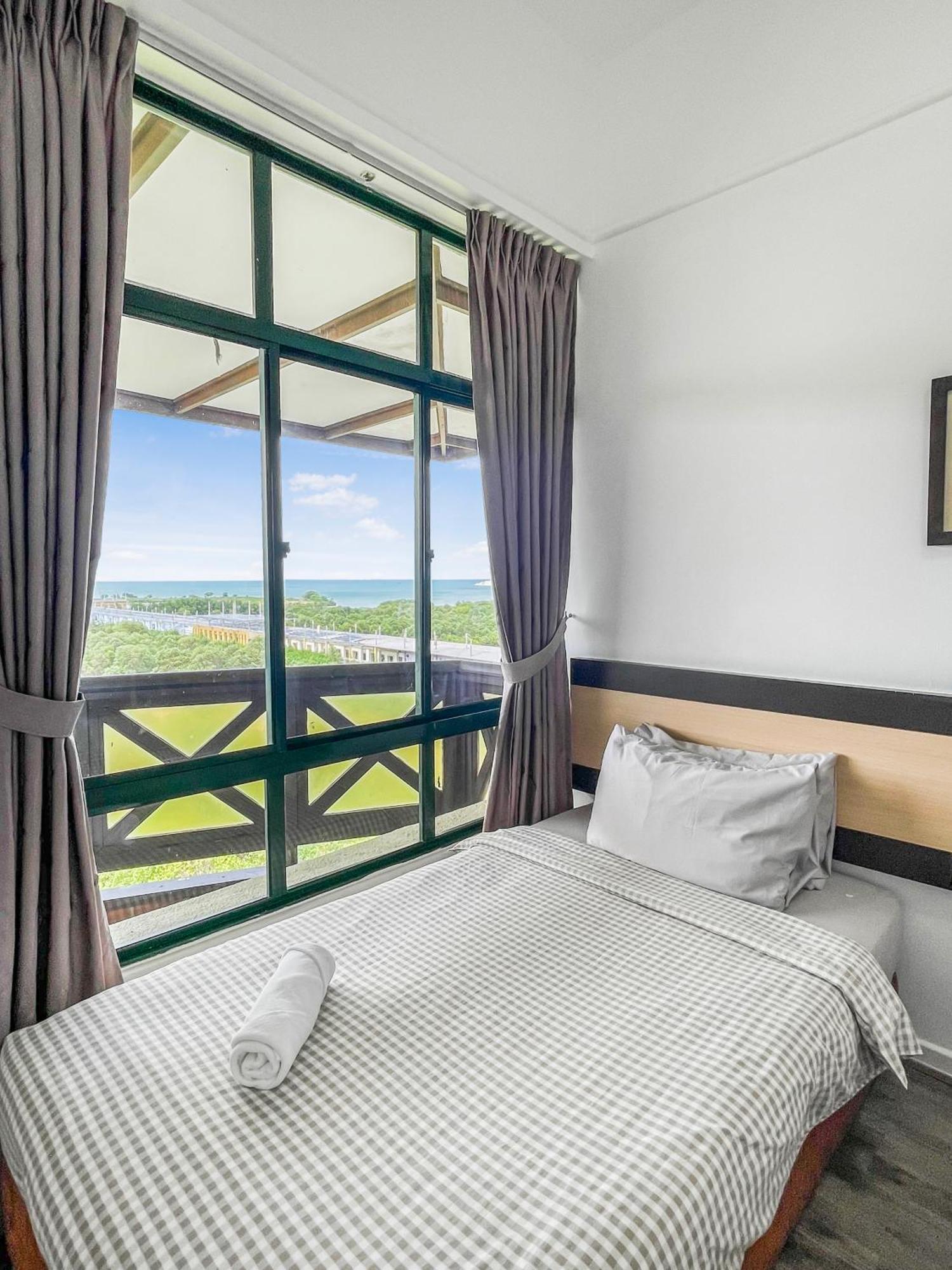 1 Bedroom Apartment, Melaka Cbd Town Center- Hosted By Private Locals Resident, Balcony With City Skyline View Or Seaview, Opposite Malls, Tv Box, 5 Minutes To Jonker Street, Malacca Exterior foto
